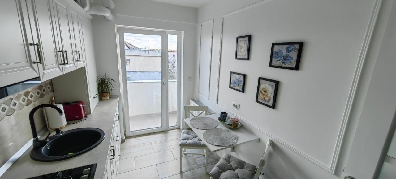 Apartament 1 Mai Bloc Nou-Self Check-In Craiova Dış mekan fotoğraf