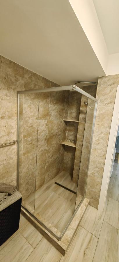 Apartament 1 Mai Bloc Nou-Self Check-In Craiova Dış mekan fotoğraf